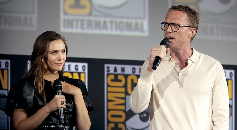 Olsen and Bettany at Comic-con talking about the show. 