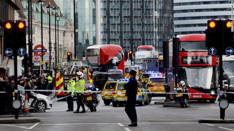 The London police close off the area around parliament after the attack 