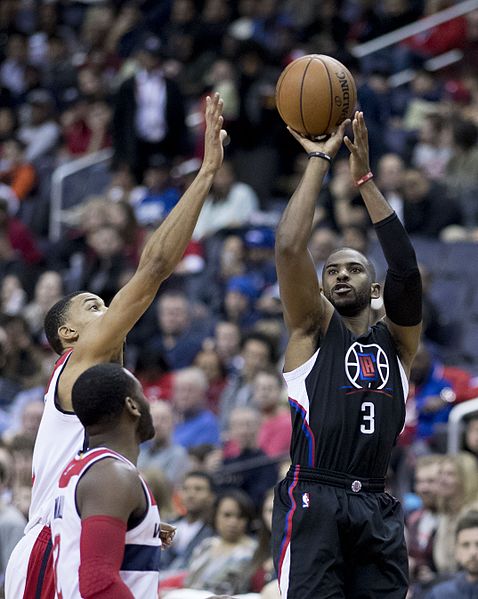 Chris Paul throws punches with Rajon Rondo in the 4th quarter of the October 20th, 2018 at the Staples Center in Los Angeles, California.