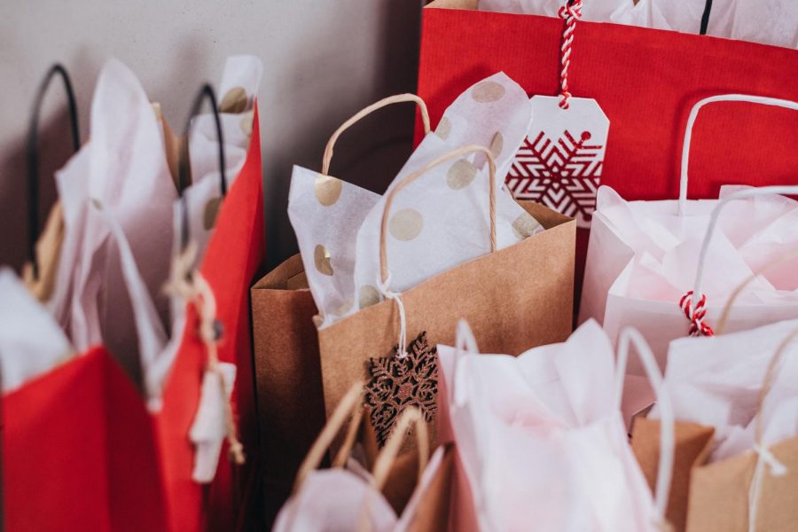 It is that time of year for gift shopping. Let's unwrap ways to have the best Christmas!