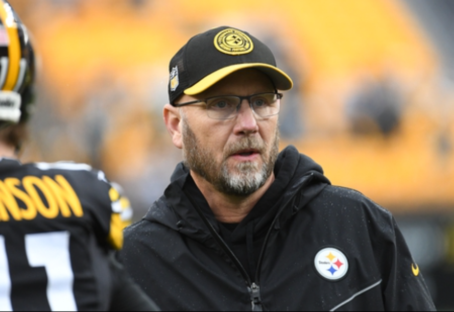 Matt Canada on field before the game VS Jacksonville Jaguars, at Acrisure Stadium in Pittsburgh, PA. 