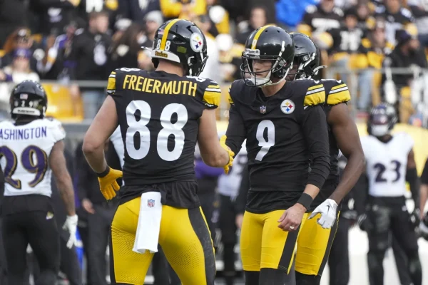 Steelers kicker Chris Boswell (right) celebrating with teammate Pat Freiermuth (left) after making one of his 6 field goals. 
(Courtesy: AP News)