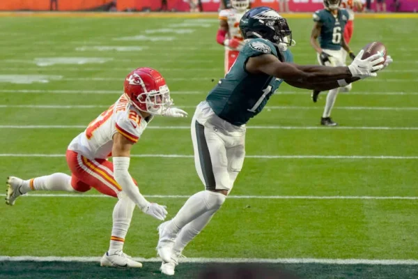 Chiefs CB Trent McDuffie being scored on by Eagles WR A.J. Brown in Super Bowl LVII (Courtesy: AP Photo/Seth Wenig)