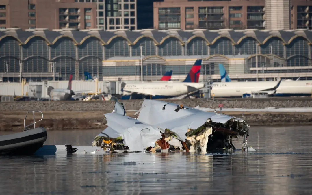 The terrible collision ended in the aircrafts floating in the Potomac River, mangled up.