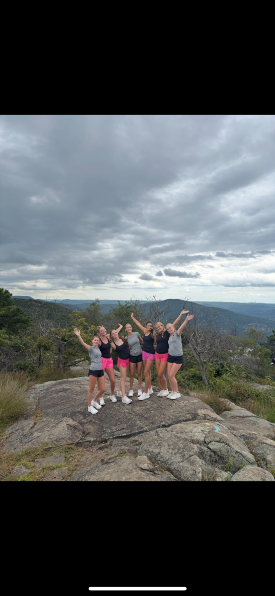 Friends enjoy the scenery after hiking a mountain over the Hudson River.
Molly, Brooke, Katie, Lily, Jaclyn, Julia, Grey